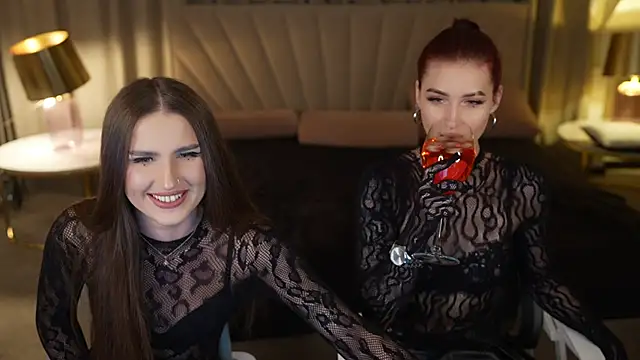 Magnetic Mia  online show from 12/05/25, 01:14