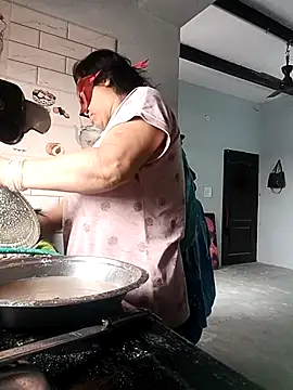 Snapshot of Punjabi_beauty123 chatting on 10/29/25, 07:54 Punjabi beauty123 online show from 10/29/25, 07:54