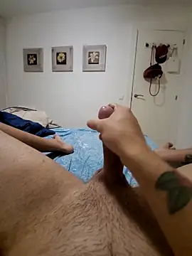 Snapshot of omarito100 chatting on 09/17/25, 11:17 omarito100 online show from 09/17/25, 11:17