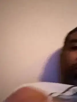 Snapshot of SLOWSTRO chatting on 01/24/25, 01:03 SLOWSTRO online show from 01/24/25, 01:03