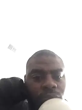 Snapshot of SLOWSTRO chatting on 03/16/25, 09:47 SLOWSTRO online show from 03/16/25, 09:47