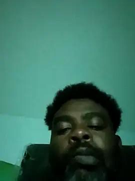 Snapshot of SLOWSTRO chatting on 09/14/25, 12:21 SLOWSTRO online show from 09/14/25, 12:21