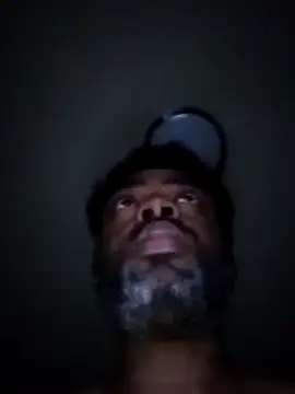 Snapshot of SLOWSTRO chatting on 10/22/25, 12:38 SLOWSTRO online show from 10/22/25, 12:38