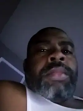 Snapshot of SLOWSTRO chatting on 11/19/25, 04:40 SLOWSTRO online show from 11/19/25, 04:40