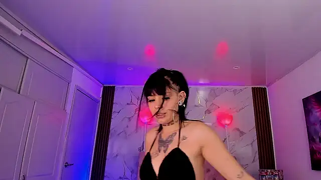 AuroraDiaz online show from 12/17/25, 07:53