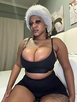 Snapshot of BeautyAuroa chatting on 04/25/26, 05:43 BeautyAuroa online show from 04/25/26, 05:43