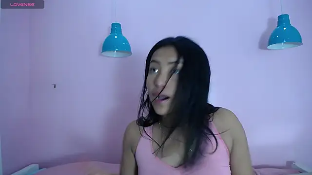 Snapshot of WenndyWild chatting on 02/05/25, 06:02 WenndyWild online show from 02/05/25, 06:02