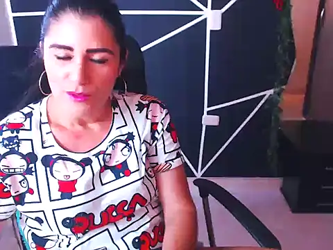 Snapshot of LUCY_LI chatting on 03/03/25, 06:22 LUCY LI online show from 03/03/25, 06:22