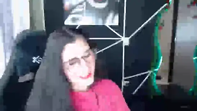 Snapshot of LUCY_LI chatting on 11/25/25, 06:52 LUCY LI online show from 11/25/25, 06:52