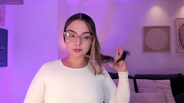 Snapshot of AllisonRogersX chatting on 04/11/26, 08:02 AllisonRogersX online show from 04/11/26, 08:02