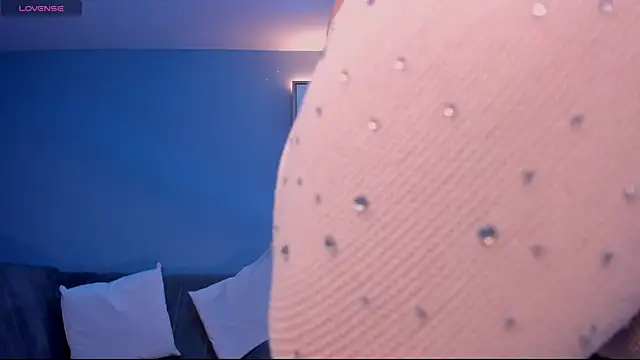 MaddisonLowe online show from 11/06/25, 04:35