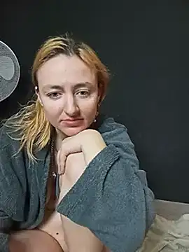 Snapshot of Sexy-Milf-Big chatting on 12/17/24, 01:29 Sexy-Milf-Big online show from 12/17/24, 01:29