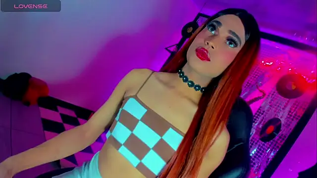 Snapshot of Hellen_moons__ chatting on 01/25/25, 12:38 Hellen moons online show from 01/25/25, 12:38