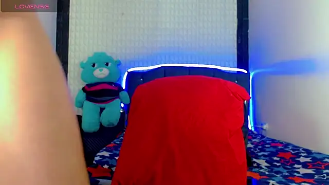 Snapshot of Hellen_moons__ chatting on 03/01/25, 06:35 Hellen moons online show from 03/01/25, 06:35