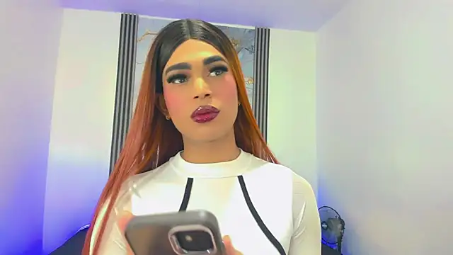 Snapshot of Hellen_moons__ chatting on 03/11/25, 03:16 Hellen moons online show from 03/11/25, 03:16