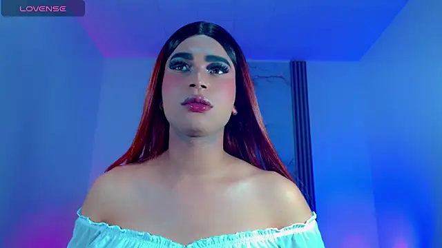 Snapshot of Hellen_moons__ chatting on 03/18/25, 10:26 Hellen moons online show from 03/18/25, 10:26