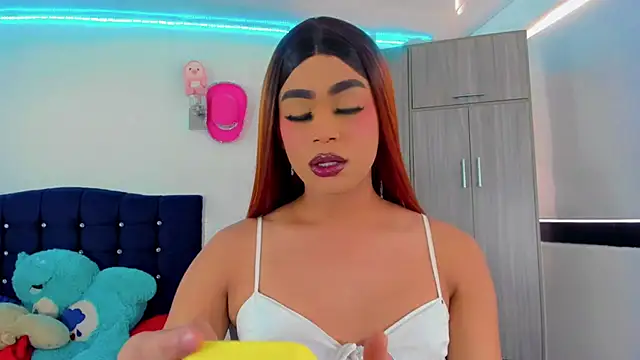 Snapshot of Hellen_moons__ chatting on 10/08/25, 07:11 Hellen moons online show from 10/08/25, 07:11