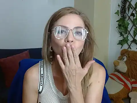  melisaa  online show from 12/31/24, 09:06