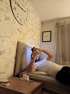 curiously-bi37 online show from 10/04/25, 09:02