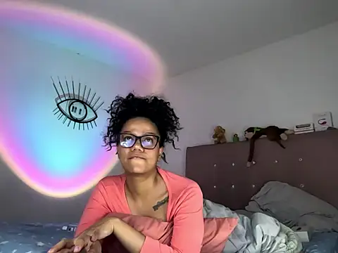 Snapshot of Ale_xandra chatting on 11/25/25, 07:36 Ale xandra online show from 11/25/25, 07:36