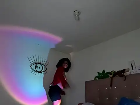 Snapshot of Ale_xandra chatting on 12/19/25, 02:29 Ale xandra online show from 12/19/25, 02:29