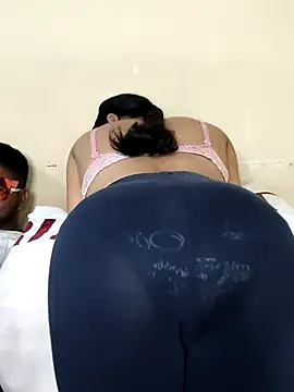 Snapshot of Hot_Bhabi08 chatting on 04/15/26, 04:03 Hot Bhabi08 online show from 04/15/26, 04:03