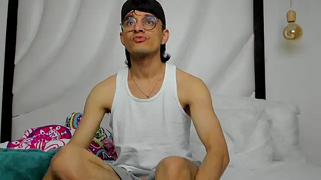 Snapshot of Hugo_Coopers chatting on 12/07/24, 06:43 Hugo Coopers online show from 12/07/24, 06:43