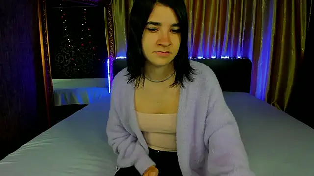  Polly Love  online show from 10/12/25, 06:12