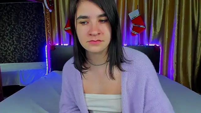  Polly Love  online show from 12/18/25, 07:14