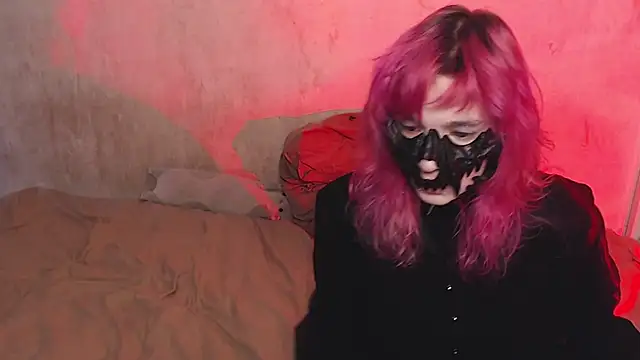 Robin yourss online show from 10/31/25, 09:43