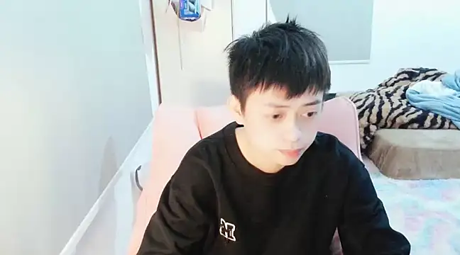 Snapshot of FFFFZ189 chatting on 01/12/25, 12:44 FFFFZ189 online show from 01/12/25, 12:44