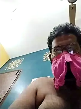 naughtykarthiktamilboy975 online show from 02/20/26, 06:08