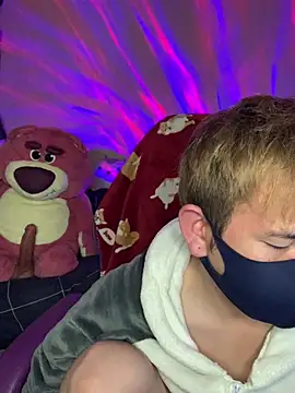 Snapshot of KEI_96 chatting on 12/16/24, 02:27 KEI 96 online show from 12/16/24, 02:27