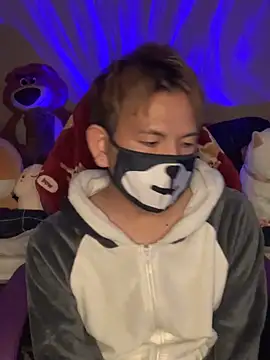 Snapshot of KEI_96 chatting on 12/30/24, 04:29 KEI 96 online show from 12/30/24, 04:29