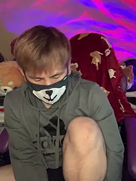 Snapshot of KEI_96 chatting on 01/22/25, 01:11 KEI 96 online show from 01/22/25, 01:11