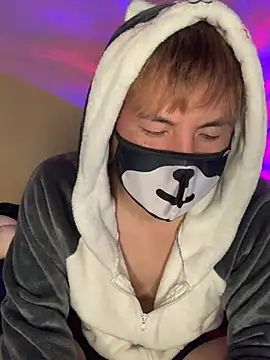 Snapshot of KEI_96 chatting on 02/09/25, 07:05 KEI 96 online show from 02/09/25, 07:05