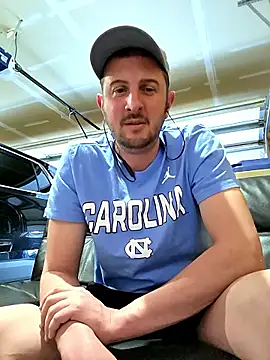 Snapshot of MrMechanic38 chatting on 03/19/26, 11:31 MrMechanic38 online show from 03/19/26, 11:31