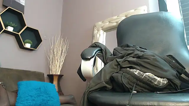 Snapshot of chombo_ath chatting on 01/28/25, 12:05 chombo ath online show from 01/28/25, 12:05