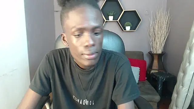 Snapshot of chombo_ath chatting on 02/04/25, 10:54 chombo ath online show from 02/04/25, 10:54