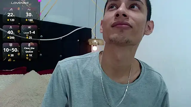 Snapshot of Oliver_king_sex chatting on 12/29/24, 05:44 Oliver king sex online show from 12/29/24, 05:44