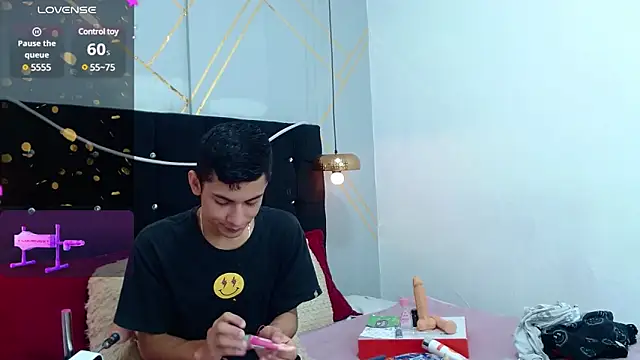 Snapshot of Oliver_king_sex chatting on 01/04/25, 04:54 Oliver king sex online show from 01/04/25, 04:54