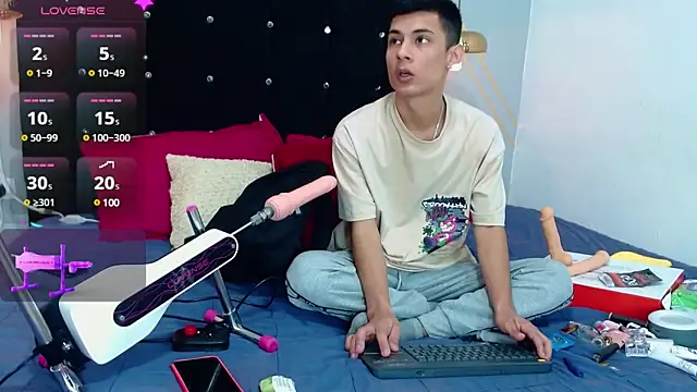 Snapshot of Oliver_king_sex chatting on 01/22/25, 02:46 Oliver king sex online show from 01/22/25, 02:46