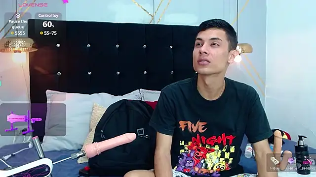 Snapshot of Oliver_king_sex chatting on 01/23/25, 03:01 Oliver king sex online show from 01/23/25, 03:01