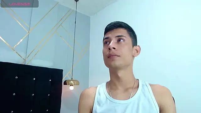 Snapshot of Oliver_king_sex chatting on 01/25/25, 09:14 Oliver king sex online show from 01/25/25, 09:14