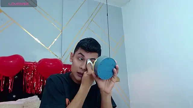 Snapshot of Oliver_king_sex chatting on 02/18/25, 05:31 Oliver king sex online show from 02/18/25, 05:31