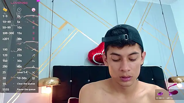 Snapshot of Oliver_king_sex chatting on 03/04/25, 11:32 Oliver king sex online show from 03/04/25, 11:32