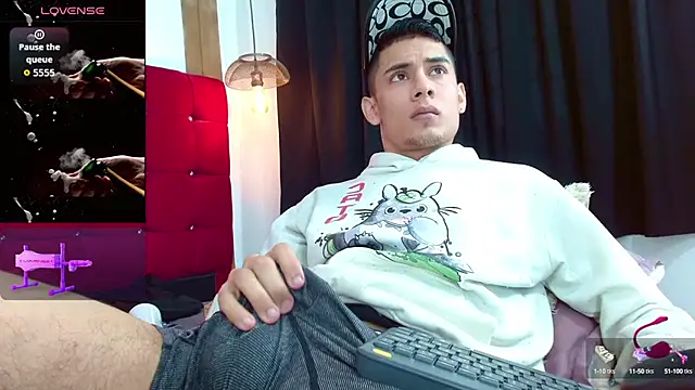 Snapshot of Oliver_king_sex chatting on 10/03/25, 03:42 Oliver king sex online show from 10/03/25, 03:42