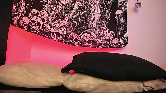 Snapshot of Agnes_jones_ chatting on 04/16/26, 12:00 Agnes jones online show from 04/16/26, 12:00