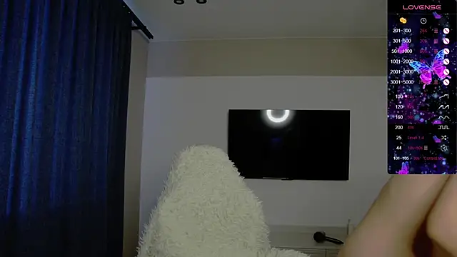 Holly Molii online show from 12/22/25, 04:09