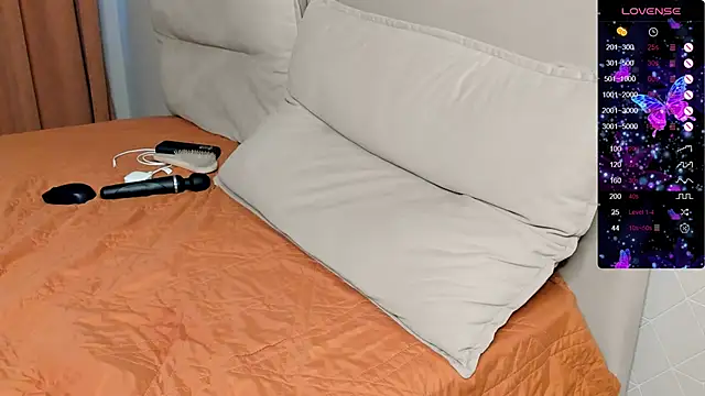 Holly Molii online show from 02/18/26, 07:15